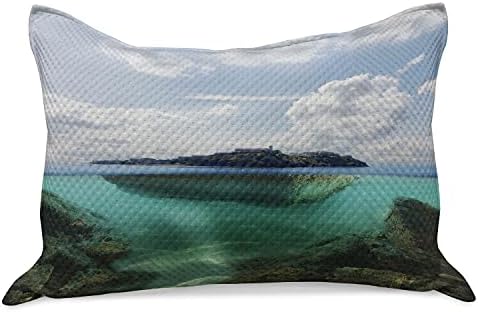 Ambesonne Island Pleted jastuk, plutajući stijenski i svjetionik u kristalno čistim atlantskim vodenim maglom, standardna fotografija